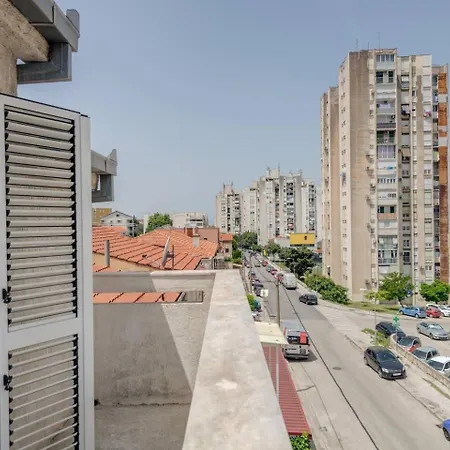 Spacious Rustic 2Br With Terrace & Parking Апартаменты