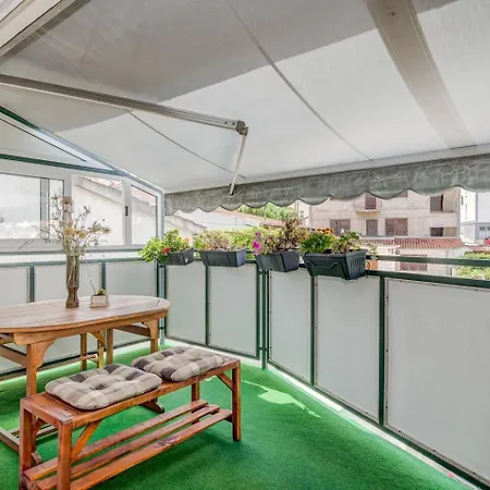 Spacious Rustic 2Br With Terrace & Parking * Сплит