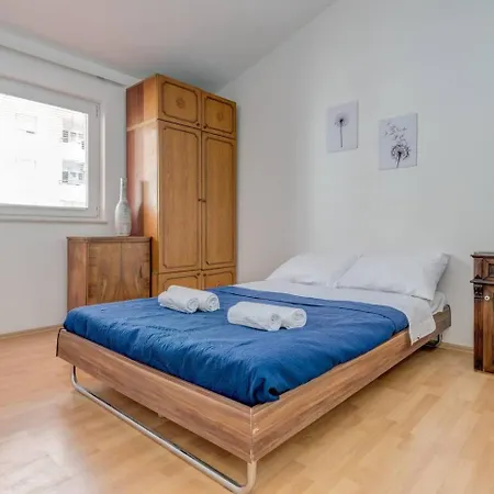 Appartement Spacious Rustic 2br With Terrace & Parking *