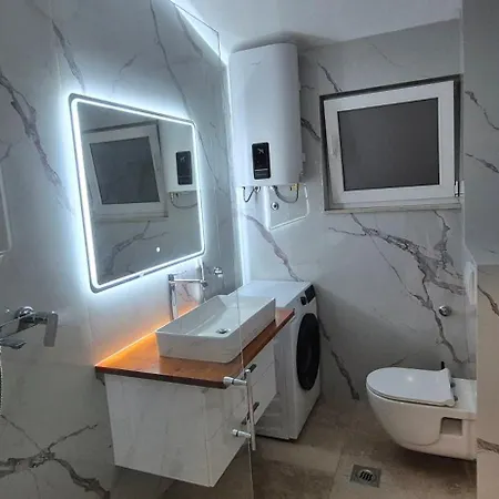 Appartement Spacious Rustic 2br With Terrace & Parking Split
