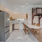 Rustic سبليت