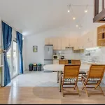Rustic سبليت